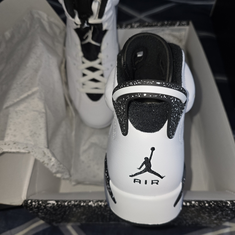 JORDAN RETRO 6"Oreos"brand New Multiple Sizes